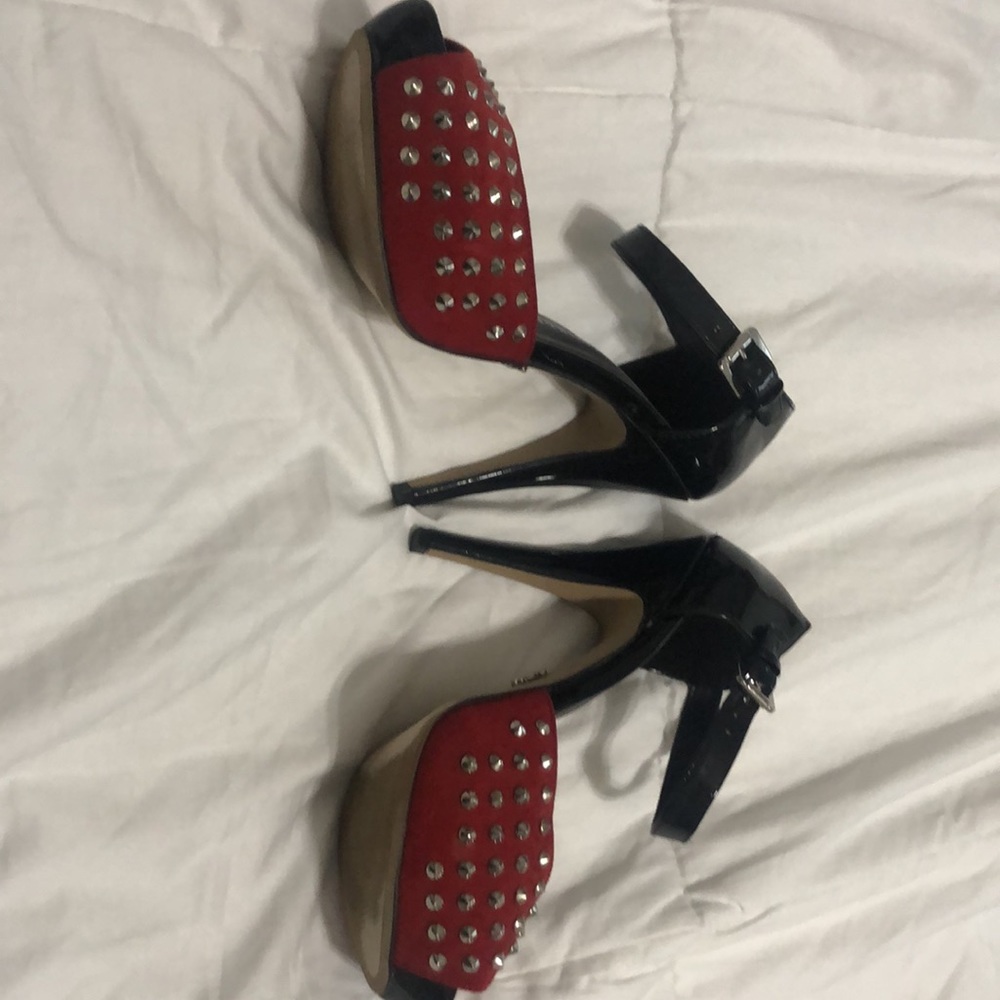 High Heels - Picture 4 of 4